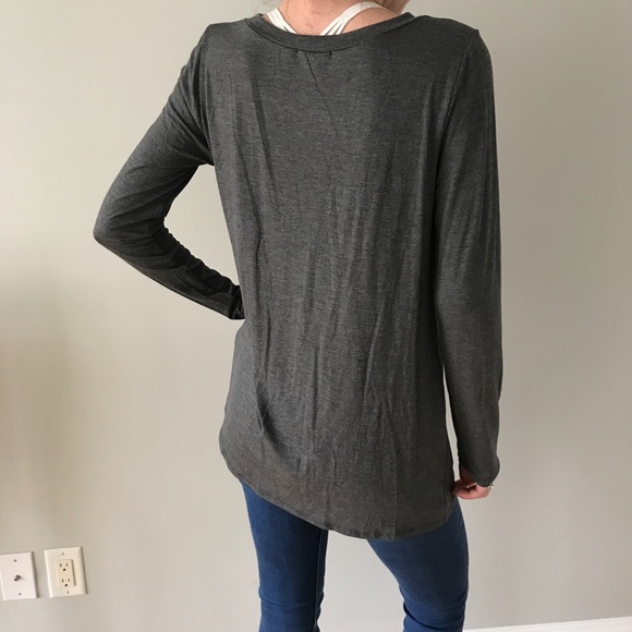 Twisted front long sleeve top - Picture 3 of 3
